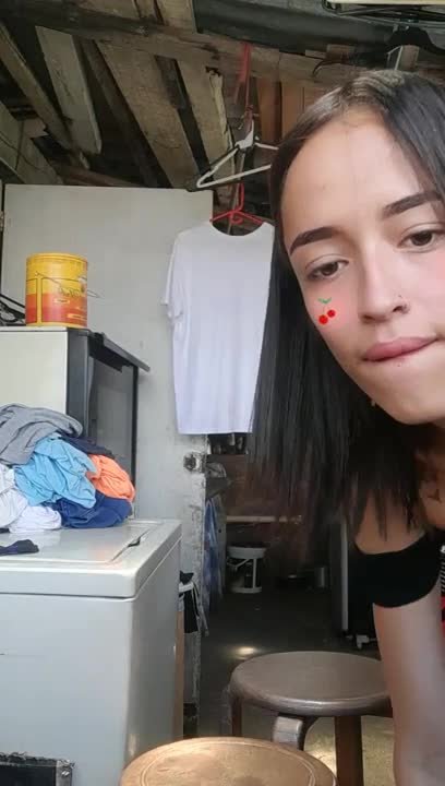 Live Latina Teases and Cums During Solo Masturbation Show