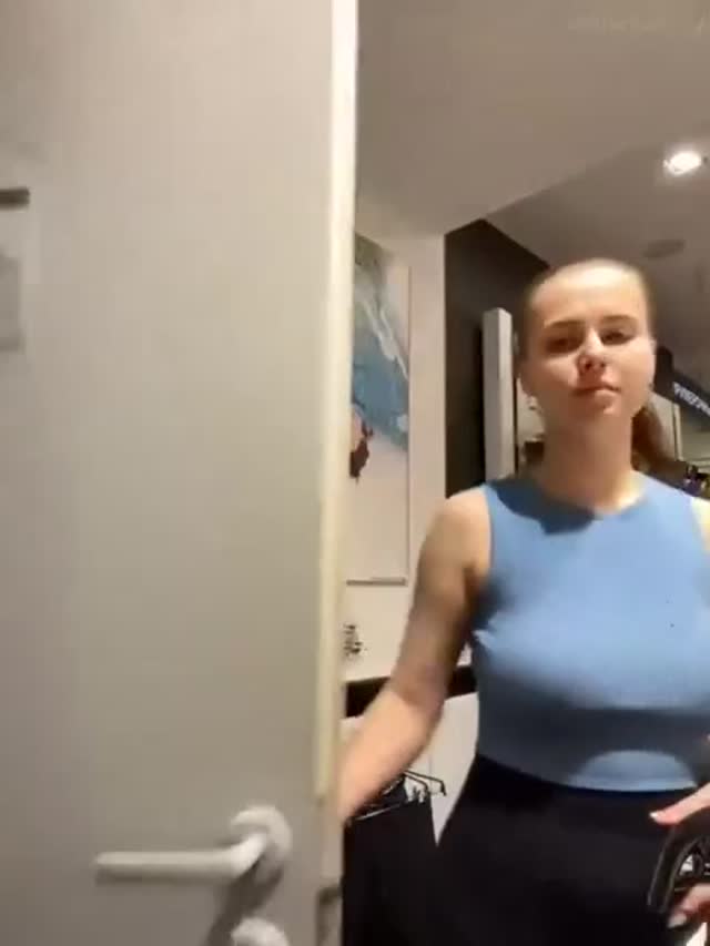 Naughty Babe Flashes Her Tits at Work